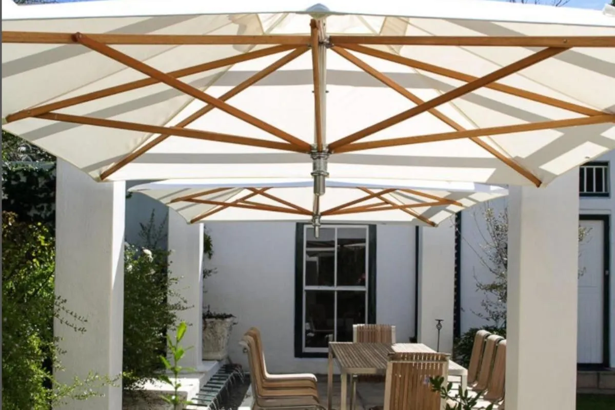 cantilever_umbrellas_images.images.1740556844776