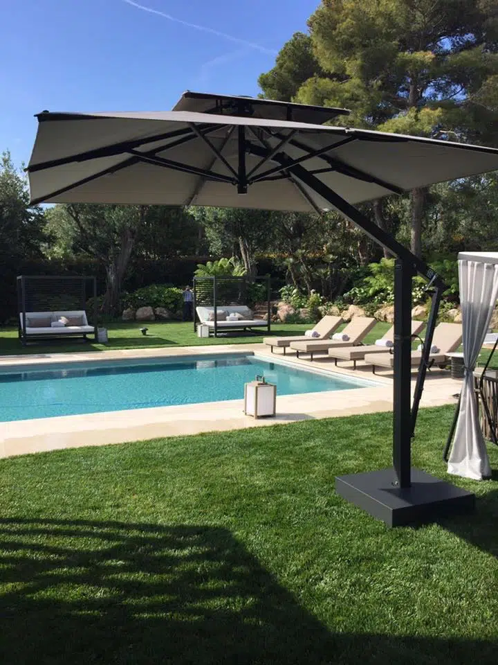 pool umbrella commercial.jpg |